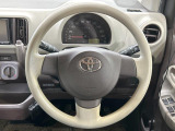 インテリアに合わせたデザインのステアリングは、運転される方のことも考え、運転しやすい形状、大きさです。是非一度、実際に触ってお確かめください。
