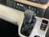 発進時から滑らかに加速する無段階変速のCVTはストップ&ゴーの多い街の中も快適です