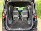 後席を格納すると、これだけの広さが!シーンに合わせたシートアレンジで、大きな荷物も積むことが出来ます♪