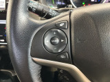 ステアリングにオーディオ操作スイッチが付いています。オーディオ画面に直接タッチしなくても操作が出来ますので、運転に集中できます。