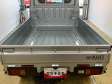 軽自動車はもちろん、乗用車、商用車、福祉車両や他銘柄のお車など、豊富なラインアップで取り揃えております。スタイルも走りも多彩なクルマの中から、お客様にぴったりの1台がきっと見つかります。
