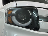 LEDヘッドライトは、点灯の瞬間から最大光量を発揮し、突然暗くなるトンネルなどでの安定感を高めます。