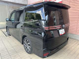他にも画像がございますので、是非ご覧ください。より詳しくお車をご覧いただけます。