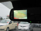 バックカメラ付き☆バックする際に後方の様子をナビモニターに表示してくれます!運転席にいながら、後方確認が出来るので、バック駐車がスムーズに行えます◎