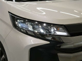 LEDヘッドライトです。デザイン性がよくとても明るいので、夜間の走行や悪天候でも安心です。しかも長寿命!