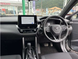 運転席もシンプルで快適に運転できます!