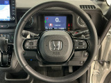 運転にかかわる様々な操作を安全に行えるように視点移動が少なく操作性に配慮されたスイッチ類が凝縮されたコクピットです。
