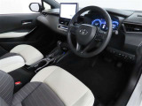 シンプルで使いやすいデザインの運転席です。