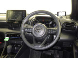 運転席まわりです。 各操作スイッチは使いやすい位置に配置されてます。