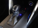 電動パーキングブレーキ・ブレーキホールドを装備してます。ホールド機能は信号待ちが多い一般道で疲労軽減になり、大好評です!