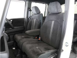 ◆運転席・助手席◆室内は、シートクリーニングや各部の徹底した清掃を実施し、消臭・除菌処理を行っています。しかも、全ての差上で天然成分の薬剤にこだわり安心・安全へも配慮しています。