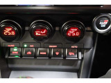 オートエアコンで車内はいつでも快適です♪