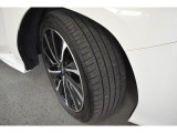 タイヤサイズは225/45R18です