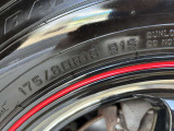 175/80 R16のタイヤ履いております!!