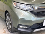 【LEDヘッドライト】悪天候や夜間走行時も良好な視界を確保し安心して運転できる高輝度LEDヘッドライトを装備!点灯速度が早く、消費電力も抑えられています。