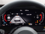 【メーターパネル】素早く車の情報が読み取れる、視認性に優れたシンプルなデザインのメーターパネルです。