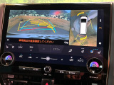 【パノラミックビューモニター】専用のカメラにより、上から見下ろしたような視点で360度クルマの周囲を確認することができます☆死角部分も確認しやすく、狭い場所での切り返しや駐車もスムーズに行えます。