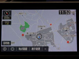 純正ナビを装備。タッチパネル式で使いやすく、お出かけもラクラクです。