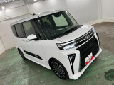 サイドパネル付きのタントカスタムです。スポーティーな印象になりますね
