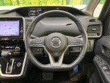 【純正革巻きステアリング】上質な革を使用することで、手にしっかり馴染みとても運転しやすいハンドルです♪