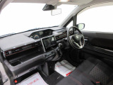 ダイハツのお店では、ダイハツ車を知り尽くしたプロフェッショナルが、専用の診断機器を使って各システムを点検しております。