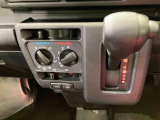 納車前にはプロのメカニックが、各部の点検を行います。ディーラーにしか出来ない品質、そしてサービスできっと満足していただけると思います!
