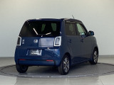 バックカメラが付いているのでバックでの車庫入れも安心です。