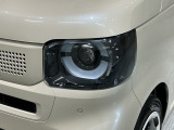 LEDヘッドライトは、点灯の瞬間から最大光量を発揮し、突然暗くなるトンネルなどでの安定感を高めます。