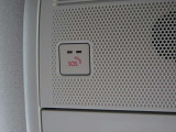エアバッグ作動時や後突時、もしくは車内のSOSボタンを押した際に緊急通報オペレーターに連携し、救急・警察を手配します。更にオペレーターにも連携、お客様のご要望に応じてロードサービスの手配を行います。