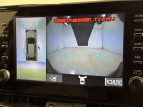 パノラミックビューモニターを装備。駐車場や交差点でクルマを真上から見るように周囲を確認できます。機能の詳細は販売店スタッフまでおたずねください。