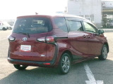 明るく広々、落ち着いた店内では、中古車のご検討・ご購入のほか、携帯電話(au)の購入等、様々なご相談に幅広く応えていきます♪