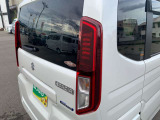 エンジンルームも綺麗に洗浄してから納車致します。普段あまり見ることが無い箇所だからこそ綺麗だと感動しますよね(*&acute;▽`*)