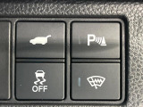 【パワーバックドア】スマートキーや運転席のボタンを押すだけでリアゲートが自動で開閉します!荷物を持っている時や、高い位置にあるバックドアを閉める際に便利な機能です♪