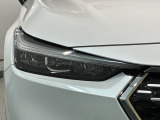 LEDヘッドライトは、点灯の瞬間から最大光量を発揮し、突然暗くなるトンネルなどでの安定感を高めます。