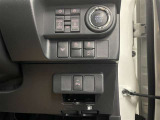 運転席周辺にある各種スイッチ画像です。