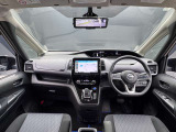 全方位で視界が広い、気持ちがよくて運転がしやすいインテリア