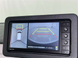 【フロントカメラ】運転席に座った状態で死角になりやすいクルマの前の様子まで確認でき安全ですね♪