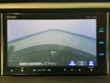 【バックカメラ】運転が苦手な方も車庫入れラクラクです!ギアをリバースに入れれば自動的に切り換わりますので、面倒な操作は不要です♪狭い駐車場もお車を傷つけず安心ですね!