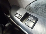ビジネスカーでも快適装備は外せません。運転席&助手席はパワーウインドウです。(挟み込み防止機能付き)。