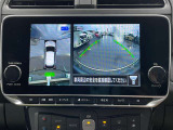 上から見たような画像で車庫入れなどに便利なアラウンドビューモニター