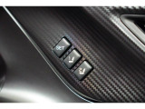 運転席のシートポジションメモリー機能は、登録済みの運転者と交代しても、シートポジションの変更の手間がかかりません。