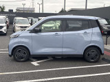当店は照明・屋根付きスペースございますので雨天時も安心して現車確認が可能です。