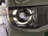 LEDヘッドライトを装備しています。LEDヘッドライトはとても明るく、雨の日や夜間走行も安全・安心です。オートライトコントロール付きで周囲の明るさに応じて自動で点灯・消灯します。