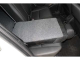 リヤーシートを倒せば大きい荷物もしっかり積める広々トランクスペース