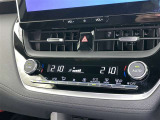 左右独立温度コントロールフルオートエアコンです。運転席、助手席それぞれで独立して温度設定ができます。冷え性の方が乗っても安心ですね♪