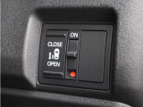 ◆片側電動スライドドア◆狭い駐車場でも乗り降りが楽々♪お子様が隣の車にドアを当ててしまう心配もございません!小さなお子様連れの方もこれで安心。