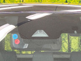 【トヨタセーフティセンス】走行中に前方の車両等を認識し、衝突しそうな時は警報とブレーキで衝突回避と被害軽減をアシスト。より安全にドライブをお楽しみいただけます。