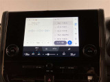 ディスプレイオーディオやカーナビは、現代のドライブにおいて欠かせない装備のひとつです。初めての場所でも迷いにくく、快適なルート案内で運転をサポートします。移動中のエンターテインメント性も高まります。