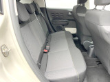 ●後部座席も気になるようなキズ・汚れやへたり等、大きなダメージはなく、良好な状態です。