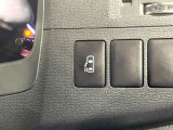 【パワースライドドア】スマートキーや運転席のスイッチでスライドドアの開閉が可能♪電動だから力を入れてドアを開ける必要が無く、小さいお子様でも、重い荷物を持っている時もラクに開け閉めできます♪